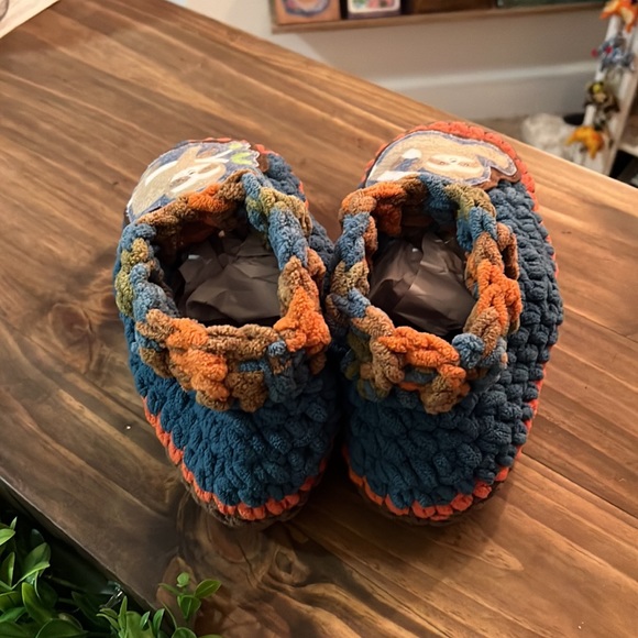 SNUGGLY SLOTH Slippers - Cozy Chenille Slipper Socks. - Picture 3 of 7